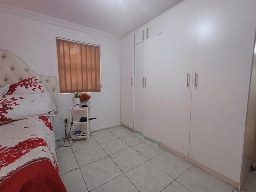 5 Bedroom Property for Sale in Electric City Western Cape